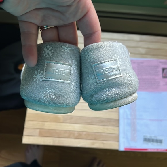 Snowflake Toms - Picture 3 of 4